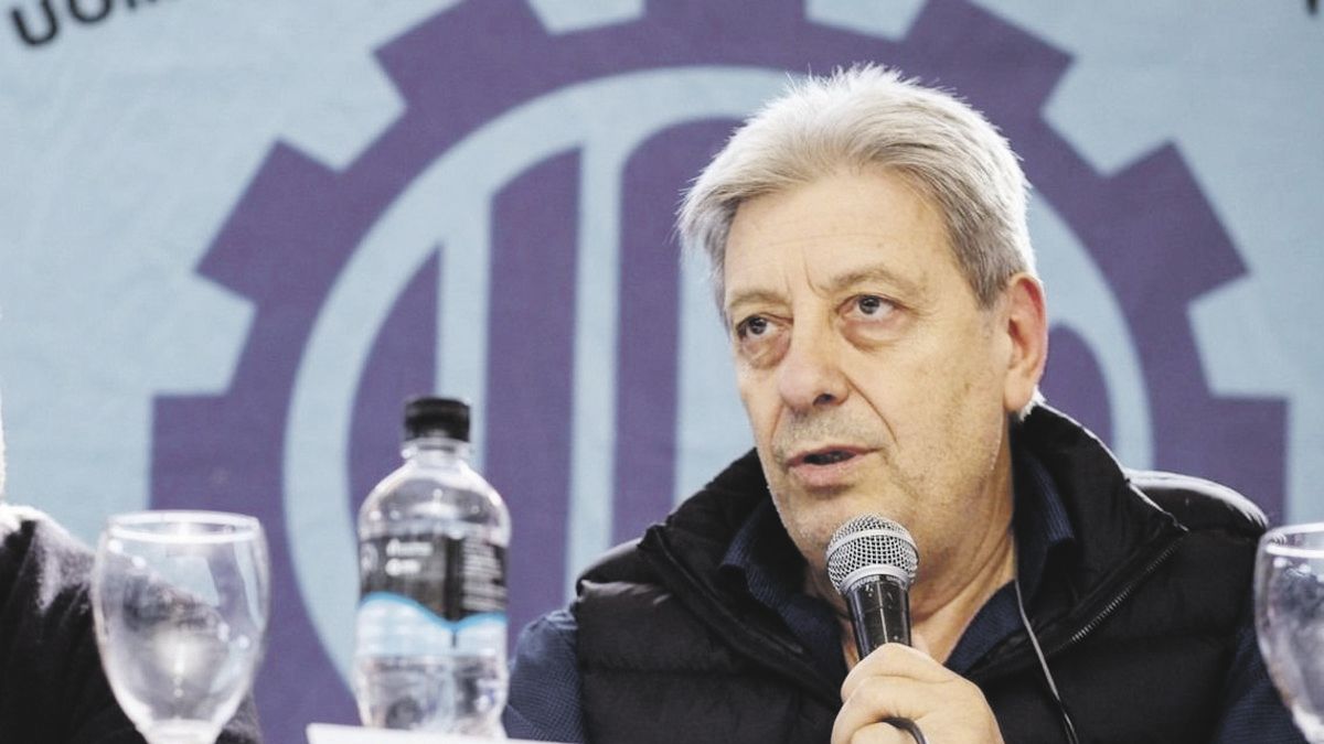 A d�as de la interna, la Justicia allan� la sede de la UOM y Abel Furl�n habl� de 