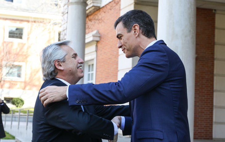 El presidente Alberto Fernández en una reunión con el presidente del Gobierno español Pedro Sánchez durante el año pasado.&nbsp;