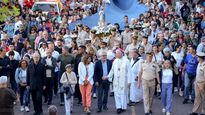 Julio Zamora encabezó la procesión por el&nbsp; 75° aniversario del Día de la Virgen.&nbsp;