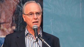 Daniel Gollán, pese a que el sarampión y el dengue son más importantes, aseguró que hay protocolos frente al coronavirus.