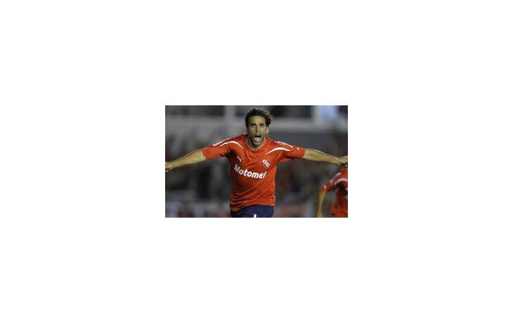 ámbito.com | El delantero de Independiente Facundo Parra manifestó su rechazo a la salida de Mohamed como entrenador del Rojo