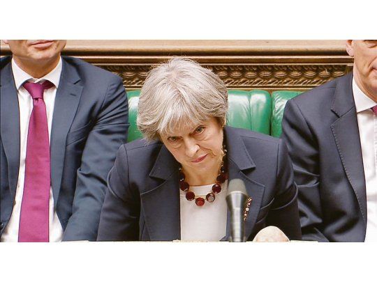 DECIDIDA. La primera ministra Theresa May respondió con sanciones diplomáticas al silencio de Rusia. La investigación sigue su curso.