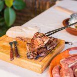 Con comida deliciosa y unos paisajes imponentes, este destino te ofrece la mejor escapada de fin de semana. Con comida deliciosa y unos paisajes imponentes, este destino te ofrece la mejor escapada de fin de semana.