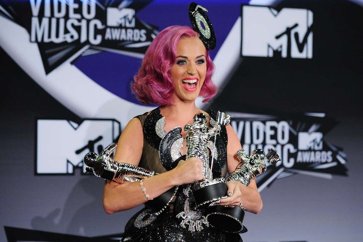La cantante logró hacer millones de dólares con su música. La cantante logró hacer millones de dólares con su música.