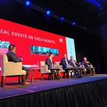 El panel de expertos en real estate en el panel sobre Vaca Muerta en Expo EFI. El panel de expertos en real estate en el panel sobre Vaca Muerta en Expo EFI.