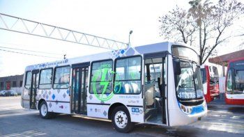Lanzan el primer colectivo 100% eléctrico del país con producción nacional