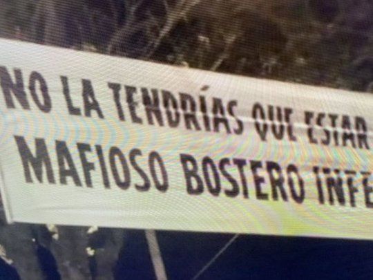 La pancarta más dura que apareció en Asunción contra el plantel de Boca.
