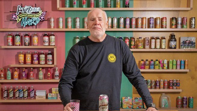 A lo largo de su carrera, Vultaggio ha sido conocido por su cercanía con todos los empleados, desde los directores hasta los operarios.