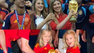 España volvió a conquistar el Mundial y dejó imágenes que remiten a la celebración del 2010, entre ellas la de la princesa Leonor y la infanta Sofía. España volvió a conquistar el Mundial y dejó imágenes que remiten a la celebración del 2010, entre ellas la de la princesa Leonor y la infanta Sofía.