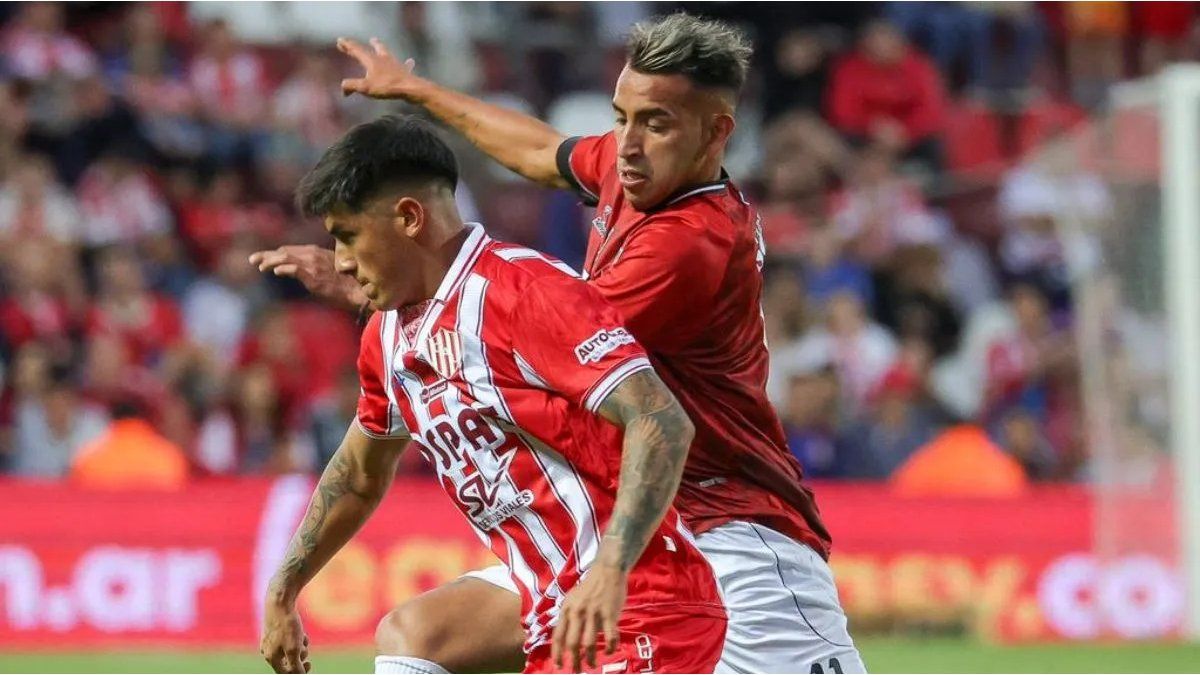 They played with the same shirt: the unusual situation during the match between Unión and Central Córdoba