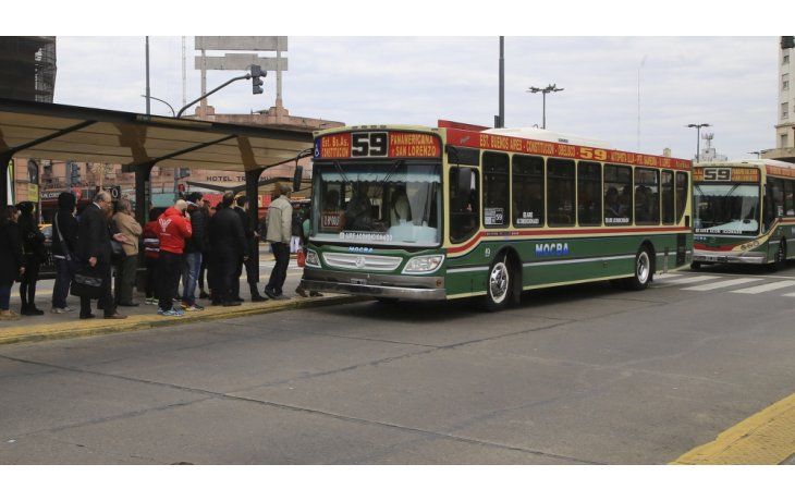 El 43% de los argentinos usa el transporte público para ir al trabajo
