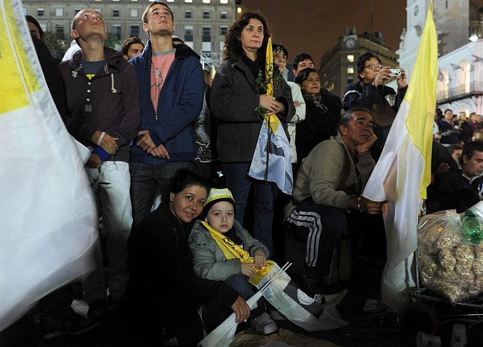 El Papa sorprendió a los fieles en Plaza de Mayo con un llamado (foto 5)
