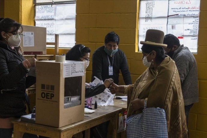 Luego de que en agosto no haya habido un ganador, los bolivianos regresan a las urnas.