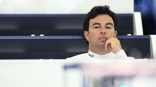 El rostro de Checo Pérez lo dice todo. El piloto mexicano tuvo muchos problemas con su Cadillac en el inicio de los nuevos tets en Bahréin. El rostro de Checo Pérez lo dice todo. El piloto mexicano tuvo muchos problemas con su Cadillac en el inicio de los nuevos tets en Bahréin.