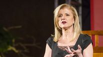 A los 55 años, Arianna Huffington fundó Thrive Global y consolidó una carrera que genera millones y promueve el bienestar en todo el mundo.