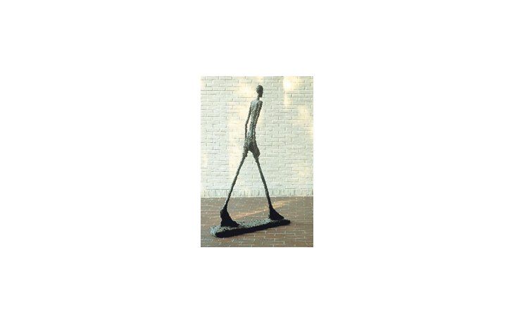 «L’Homme qui marche I», estatua en tamaño real de Alberto Giacometti que Sotheby’s de Londres subastará en febrero, según estima, «a un precio superior» a 19 millones de dólares.