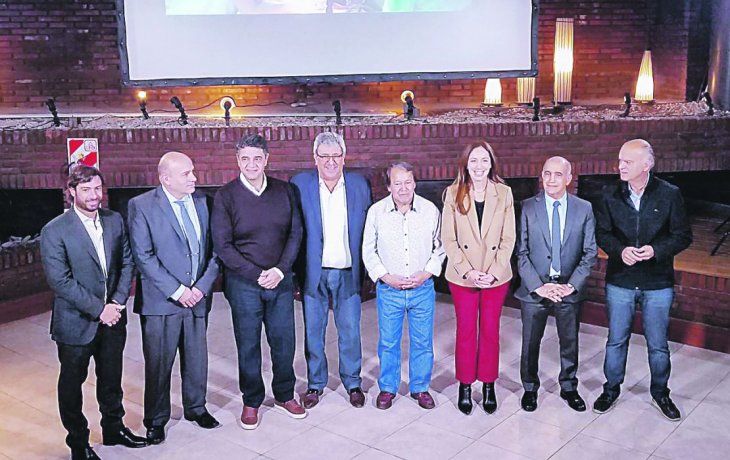 DEBUT. Vidal, Salvador y Salvai, durante la presentación del frente, hacia las PASO del 13-A y generales del 27-O.