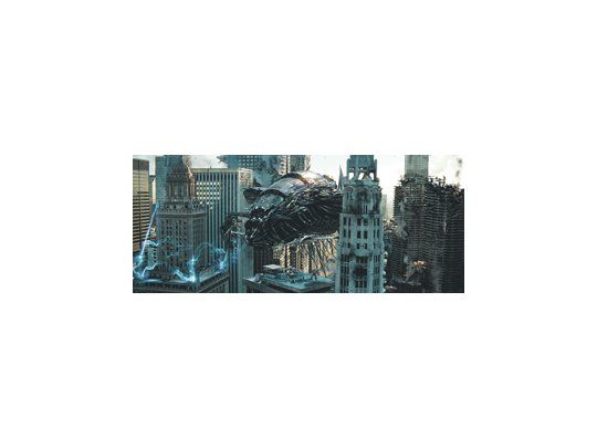 El 3D utilizado en un grado muy superior al de la mayoría de las producciones recientes, el elenco humano que ahora suma a John Malkovich y Frances McDormand y un buen guión hacen de la tercera «Transformers» un gran entretenimiento.