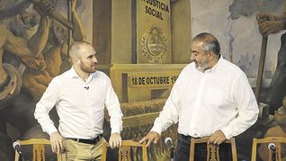 Negociación. Martín Guzmán y Héctor Daer en la visita del ministro a la CGT de diciembre, que empezó a encarrilar un vínculo hasta ahora dificultoso.