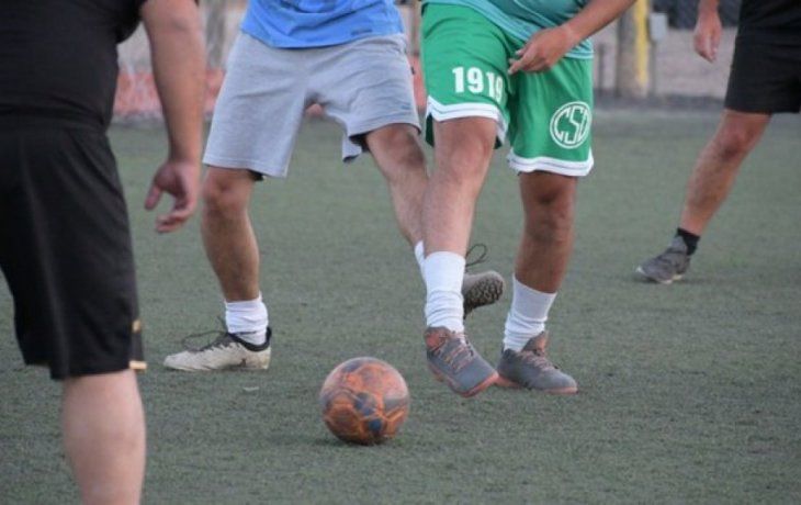 Fueron a jugar al fútbol y murieron por afecciones cardíacas