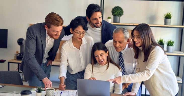 El mayor legado que una familia empresaria puede dejar no se mide en patrimonio, acciones ni activos. Se mide en liderazgo. El mayor legado que una familia empresaria puede dejar no se mide en patrimonio, acciones ni activos. Se mide en liderazgo.