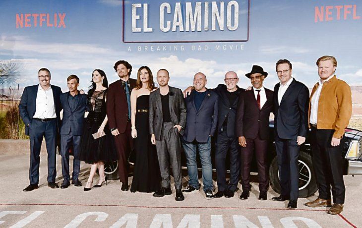 el camino: una película de breaking bad. Nuevamente escrita y dirigida por Vince Gilligan, la película se suma como subproducto de la serie a su spin off Better Call Saul.