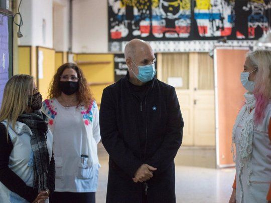 Clases. Horacio Rodríguez Larreta visitó el martes la Escuela N° 26 D.E. 06 “República de Colombia”, del barrio de Boedo, para ver las medidas sanitarias que se adoptaron en el nivel primario para evitar contagios.