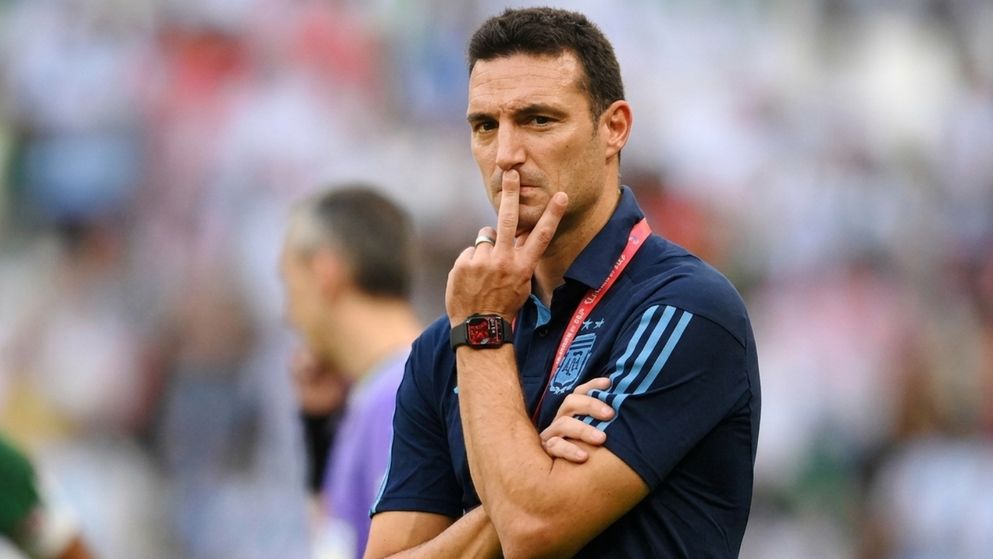 Lionel Scaloni, pensativo.