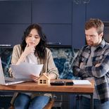 El aumento del costo de la vivienda obliga a muchas familias a ajustar sus presupuestos y resignar otros gastos para poder afrontar alquileres, expensas y servicios