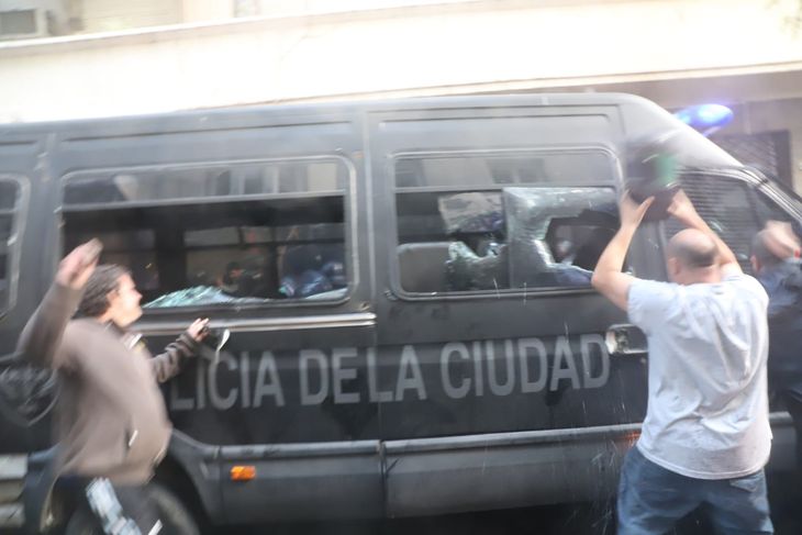 Represión durante la manifestación en apoyo a Cristina Fernández de Kirchner 
