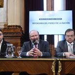 El senador Kronerberger prometió acelerar la designación de un Defensor del Pueblo. El senador Kronerberger prometió acelerar la designación de un Defensor del Pueblo.