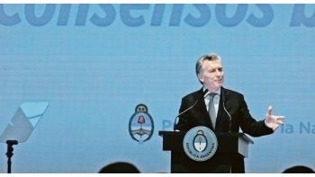 Discurso. Mauricio Macri aseguró que su plan de reformas no implicará un ajuste fiscal, pero advirtió que hará falta que “cada uno ceda un poco”.