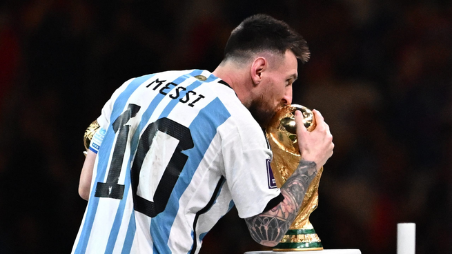 Lionel Messi y la 10: un número que pasó los peores y mejores momentos del excapitán argentino.&nbsp;