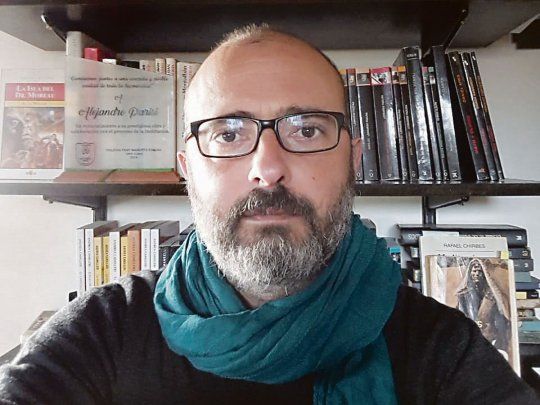 Alejandro Parisi. Su nueva novela policial es “Los pájaros negros”.