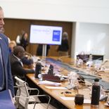 Yamandú Orsi descartó la eliminación de las AFAP y refirió al Diálogo Social como la base para la reforma. Yamandú Orsi descartó la eliminación de las AFAP y refirió al Diálogo Social como la base para la reforma.