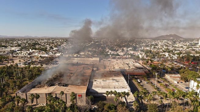 El incendio en la Plaza Fiesta Las Palmas de Los Mochis