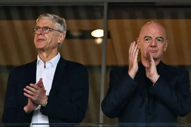 Arsène Wenger, extécnico del Arsenal, tomó fuerza en las últimas horas como el candidato para ser la oposición de Gianni Infantino en las elecciones de la FIFA de marzo de 2027. Arsène Wenger, extécnico del Arsenal, tomó fuerza en las últimas horas como el candidato para ser la oposición de Gianni Infantino en las elecciones de la FIFA de marzo de 2027.