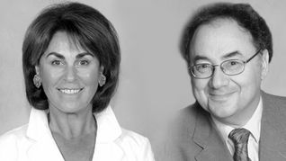 Hay 35 millones de dólares como recompensa para quienes den información del asesino.