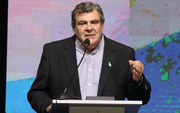 El diputado provincial radical Carim Peche, durante el debate de candidatos a gobernador.
