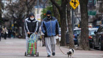 Habrá una temperatura mínima de 14 y una máxima de 18, según el Servicio Meteorológico Nacional. Cielo mayormente nublado.