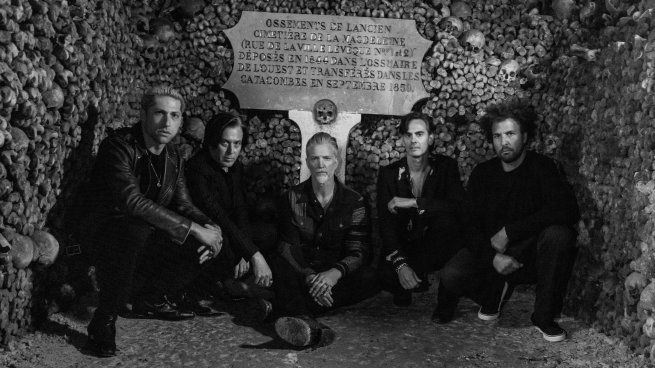 Queens of the Stone Age announces “Alive in the Catacombs”, a film about his show in the catacombs of Paris