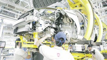 ADEFA informó que en enero la producción nacional de vehículos creció un 42,4 %&nbsp; respecto de diciembre y un 39,7 % por sobre el registro del mismo mes de 2019.