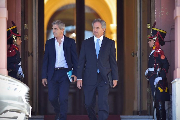 Pablo Quirno, secretario de Finanzas, junto a Luis Caputo. Pablo Quirno, secretario de Finanzas, junto a Luis Caputo.
