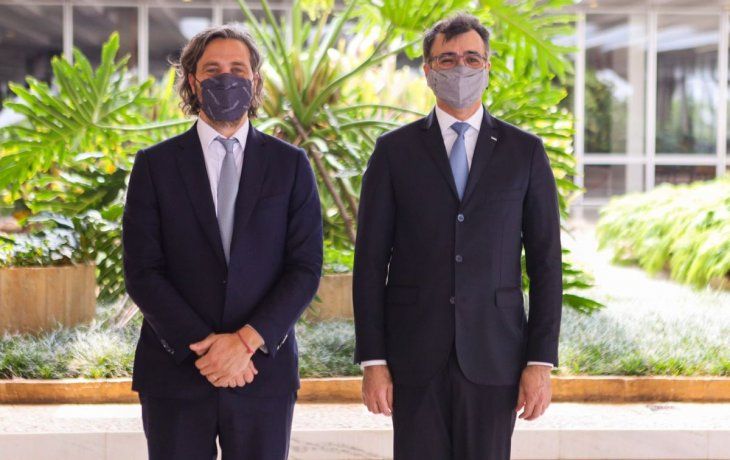 El canciller, Santiago Cafiero, en Brasilia junto a su par Carlos França.