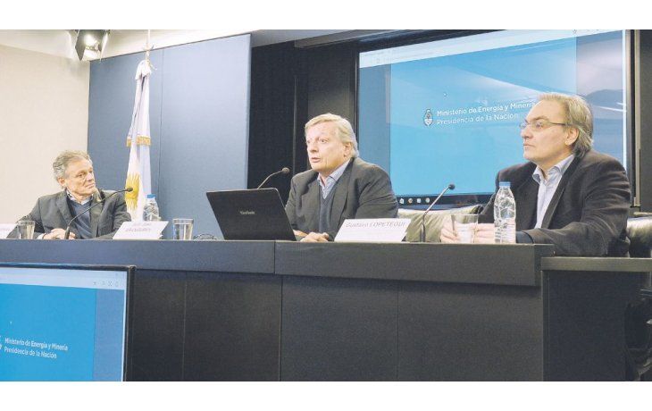 Explicaciones. Las dieron ayer a empresarios Francisco Cabrera, Juan José Aranguren y Gustavo Lopetegui.