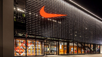 Las acciones y Cedears de Nike llegaron a caer hasta aproximadamente 79% desde su máximo histórico de u$s179,10, alcanzado en noviembre de 2021.
