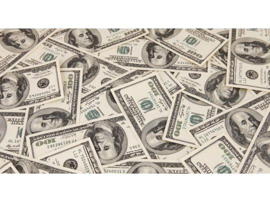 Contenido por las licitaciones de Letes y divisas, el dólar bajó a $ 28,78