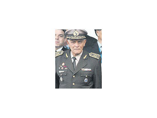El jefe del ejército uruguayo, Angel Bertolotti, justificó ayer el golpe de Estado de 1973 al afirmar que, como dice la murga, nos obligan a salir.