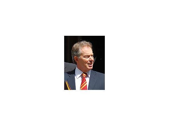 Según prensa británica, Blair se prepara para convertirse al catolicismo