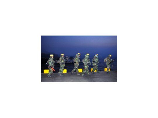 Los responsables locales de la isla de Yeonpyeong anunciaron la mañana del lunes por altavoces la celebración de maniobras.